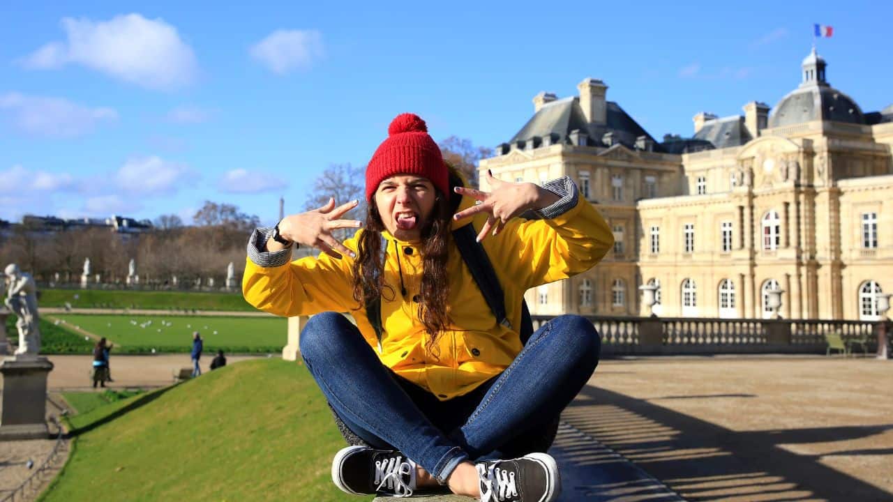Obnoxious student girl have fun in Paris