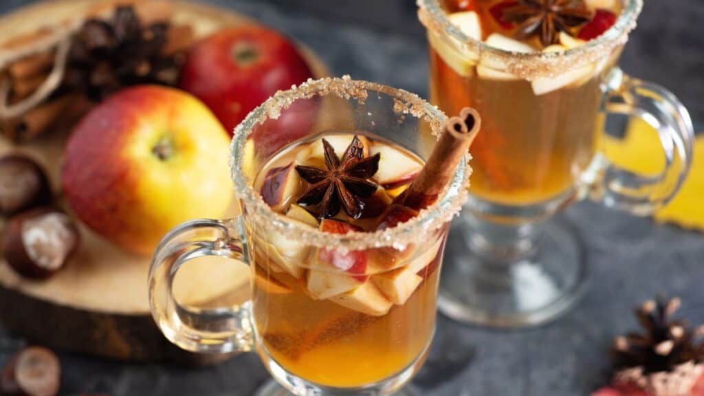 Homemade Apple cider sangria . White wine, mulled wine with Apple, cinnamon and anise. Winter and autumn drink