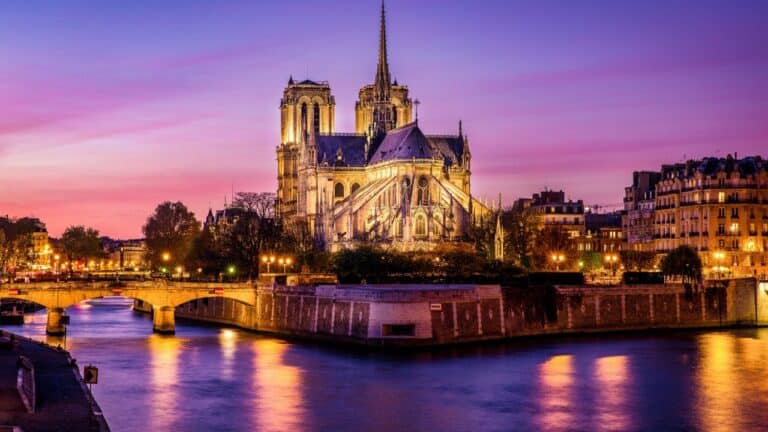 Notre Dame De Paris
